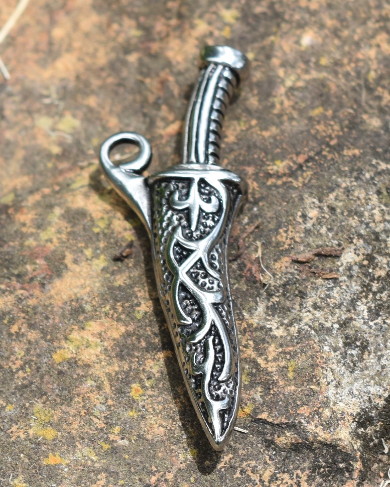 Sheathed Dagger Pendant ⋆ Swords Magic And Dragons